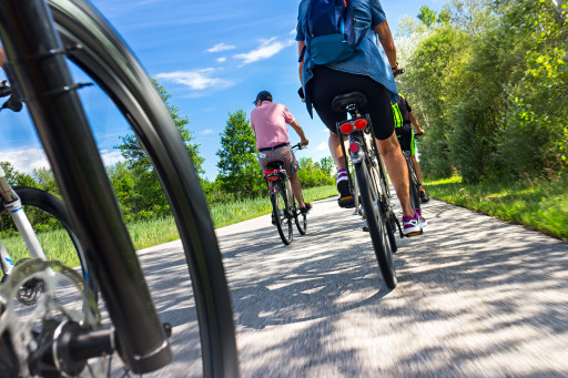 In Velo Veritas : une balade à vélos anciens entre le Château de Couches et Autun
