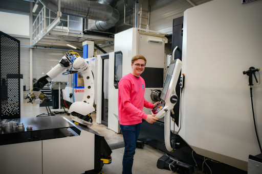 Nouvel apprenti en or au pôle formation UIMM Lorraine de Maxéville