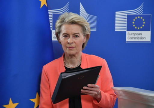Droits de douane: l'UE tend la main à Trump mais se prépare au bras de fer
