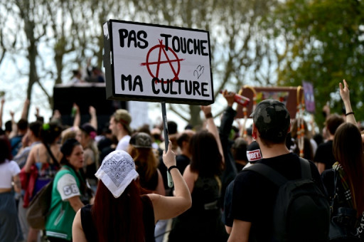 A Montpellier, les "teufeurs" montent le son pour défendre les rave-parties