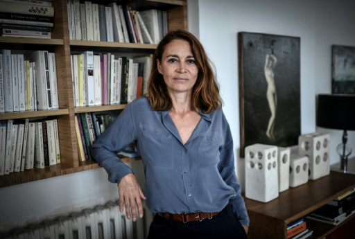 Violences dans le porno: un livre raconte "les vies broyées, les vies têtues" de plaignantes