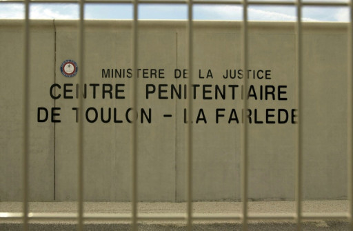 Attaques de prisons: vaste opération d'interpellations dans toute la France