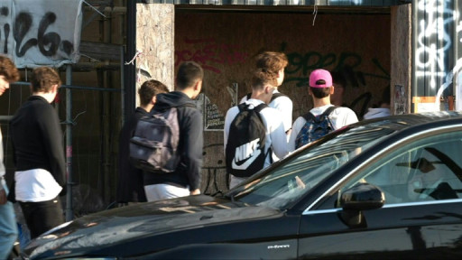 "Stressés", les camarades de la lycéenne tuée reprennent les cours à Nantes