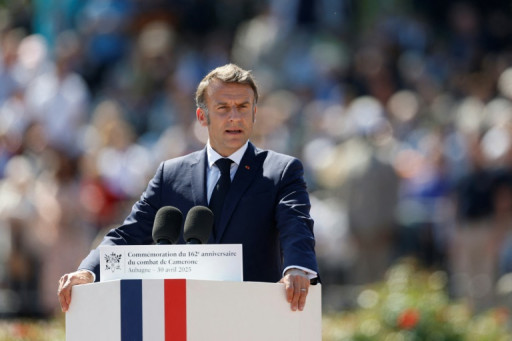 La France ne se définit "ni par une race, ni par une religion", affirme Macron