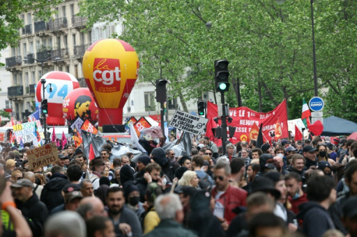 Cortèges du 1er-Mai: craintes pour l'emploi et la paix et un PS chahuté