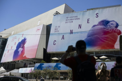 Une myriade de stars accompagne De Niro sur les marches de Cannes, dans l'ombre de Gaza, l'Ukraine et Trump