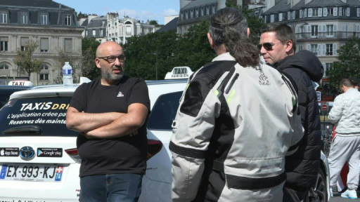 Taxis: une cinquième journée de mobilisation, blocage dans les gares parisiennes