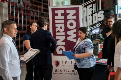 Des fissures sur le marché du travail aux Etats-Unis, encore loin de l'effondrement