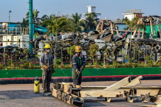 Recyclage des navires: des règles, des morts et des déchets