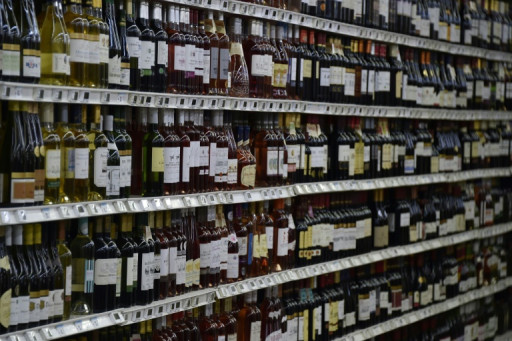 Vins et spiritueux: plus d'un tiers de "manquements" lors de contrôles de la Répression des fraudes