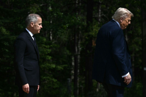Droits de douane: le Canada de nouveau ciblé par Trump