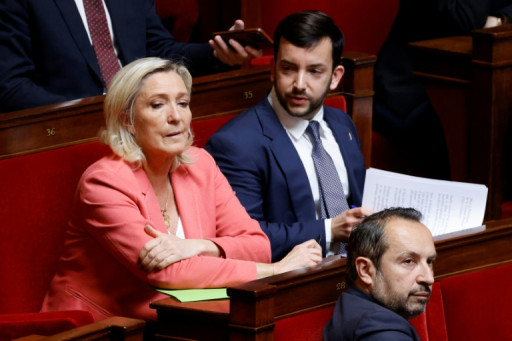 Nouvelle-Calédonie: Marine Le Pen dénonce un accord "profondément ambigu"