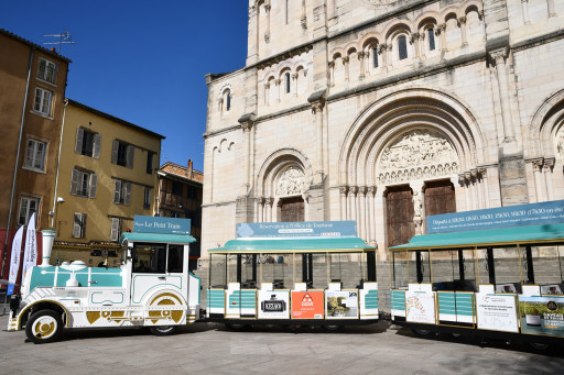 Le Petit train de Mâcon séduit les visiteurs cet été