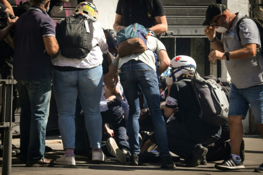 Manifestation à Lyon: un journaliste et des policiers blessés lors d'affrontements
