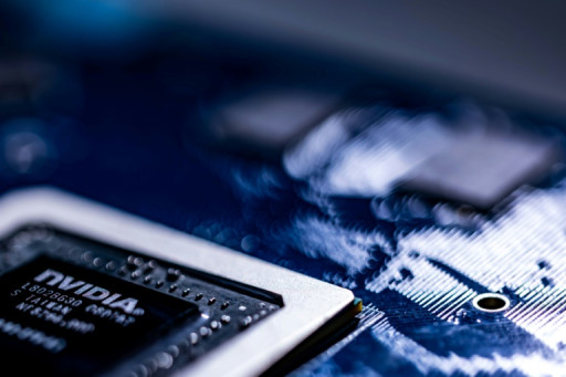 Puces: la concurrence s'anime derrière Nvidia dans la course à l'IA