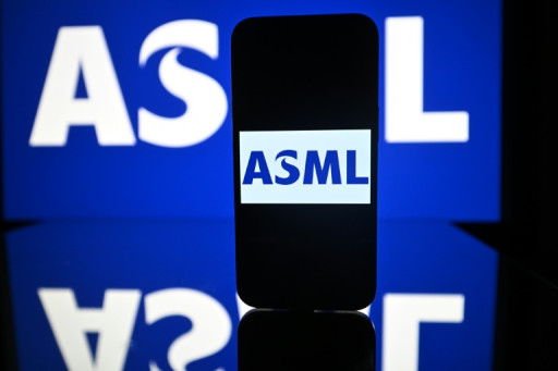 ASML: bénéfice net stable, prévoit une baisse des ventes en Chine