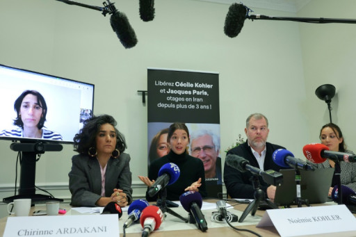 Iran: les proches de Kohler et Paris exhortent l'Etat français à les faire libérer