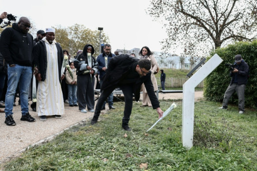 Un arbre pour Zyed et Bouna, 20 ans après: "c'est tous ensemble qu'on fera France"