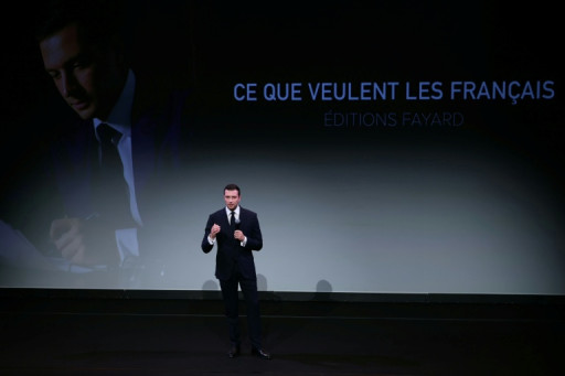 A deux pas de l'Elysée, Bardella lance son nouveau livre et sa nouvelle campagne