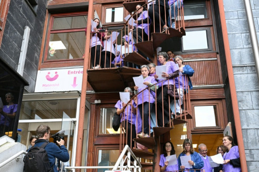 Aux Lilas, mobilisation contre la fermeture d'une maternité pionnière du féminisme