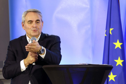 "Creux" et pas "capable de diriger le pays": Xavier Bertrand s'en prend à "l'amateurisme" de Bardella