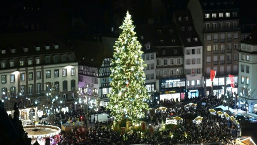 Féérique et ultrasécurisé: le marché de Noël de Strasbourg ouvre ses portes