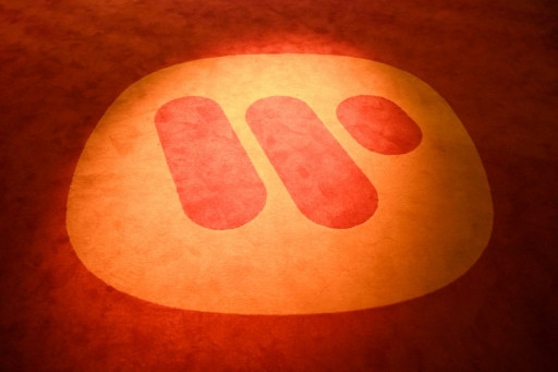 Accord entre la plateforme de musique IA Suno et Warner pour rémunérer les artistes