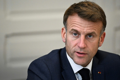 Macron relance le "service national", militaire et volontaire