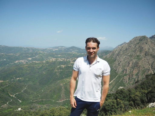 La France "regrette vivement" la peine de sept ans de prison confirmée pour Christophe Gleizes en Algérie