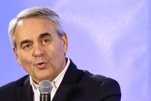 Bertrand (LR) réfute le terme "union des droites", appelle à ne pas "singer" le RN