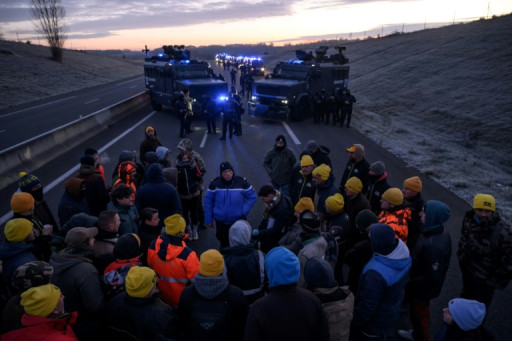 Les agriculteurs bravent les interdictions autour de Toulouse et vers Paris