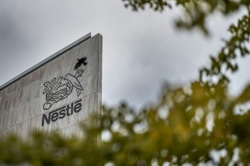Le patron de Nestlé présente ses excuses pour le rappel de laits infantiles
