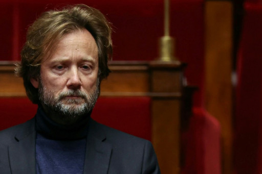 Budget: Vallaud s'attend au recours au 49.3 du fait de la non-censure du PS