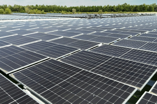 L'électricité éolienne et solaire prend le pas sur les fossiles dans l'UE