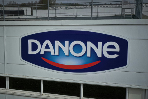 Lait infantile: Danone élargit son rappel, situation sous contrôle en France, selon le gouvernement
