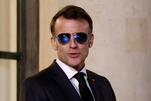 Macron veut l'interdiction des réseaux sociaux aux moins de 15 ans "dès la rentrée prochaine"