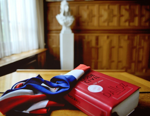 La fin explicite du "devoir conjugal", une mesure "pédagogique fondamentale", selon une avocate