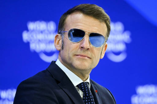 Derrière les lunettes du président Macron, les défis d'un savoir-faire français