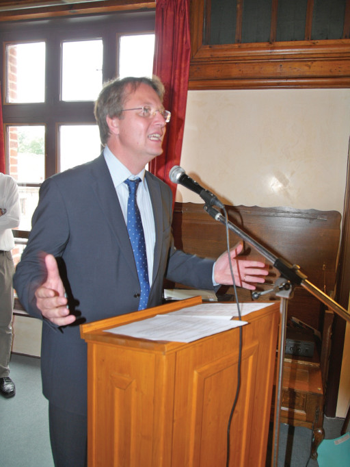 Luc Monet veut rebattre les cartesd’ici décembre 2012