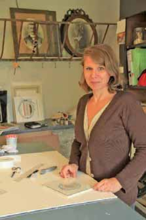 La restauration de gravure cadre avec sa passion