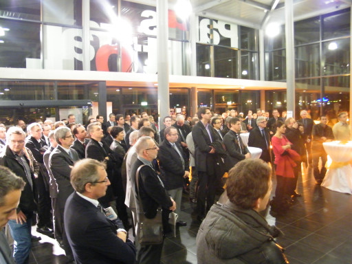 Une célébration mêlée de crainte