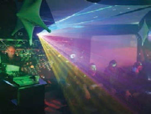 S.E.V Location: show devant !