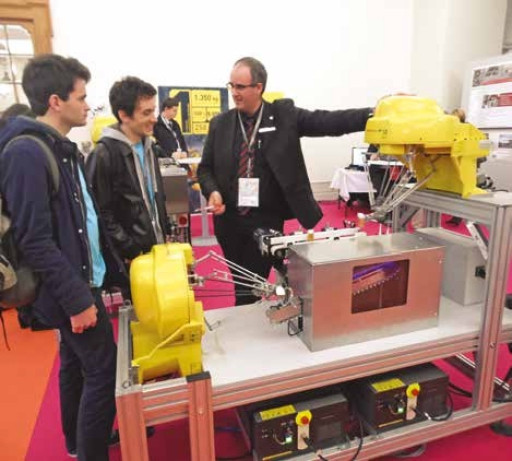 Succès pour le premier salon de la robonumérique