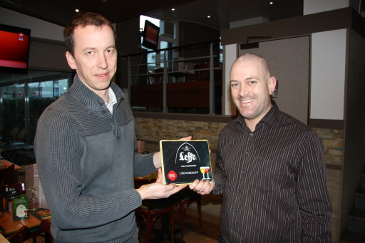 A Calais, la bière Leffe distingue l'Hovercraft