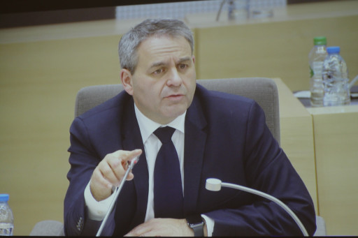 Xavier Bertrand : "Le travail, unique boussole du mandat"