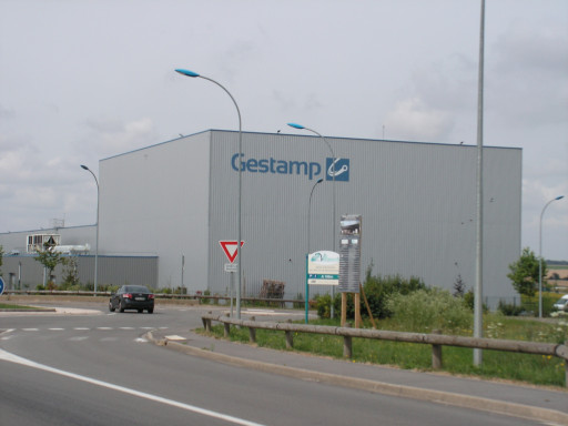 L’usine fabrique les pièces de structure, celles qui ne se voient pas
