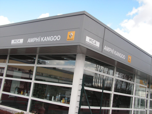 Remise symbolique du 30 000ème Kangoo à La Poste