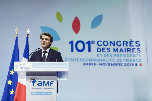 Climat attentiste entre les maires et le président de la République