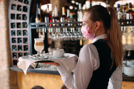 Restaurants et cafés : une réouverture conditionnée