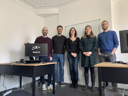 Avec sa rétine artificielle, Axorus commence à y voir plus clair